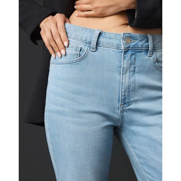 Anthropologie Pilcro Tulip Mid-Rise Flare Light Wash Stretchy Jeans Size 26 - Picture 5 of 11